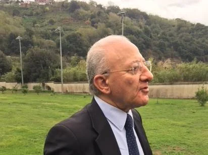 De Luca: «La Campania a brevissimo al lockdown