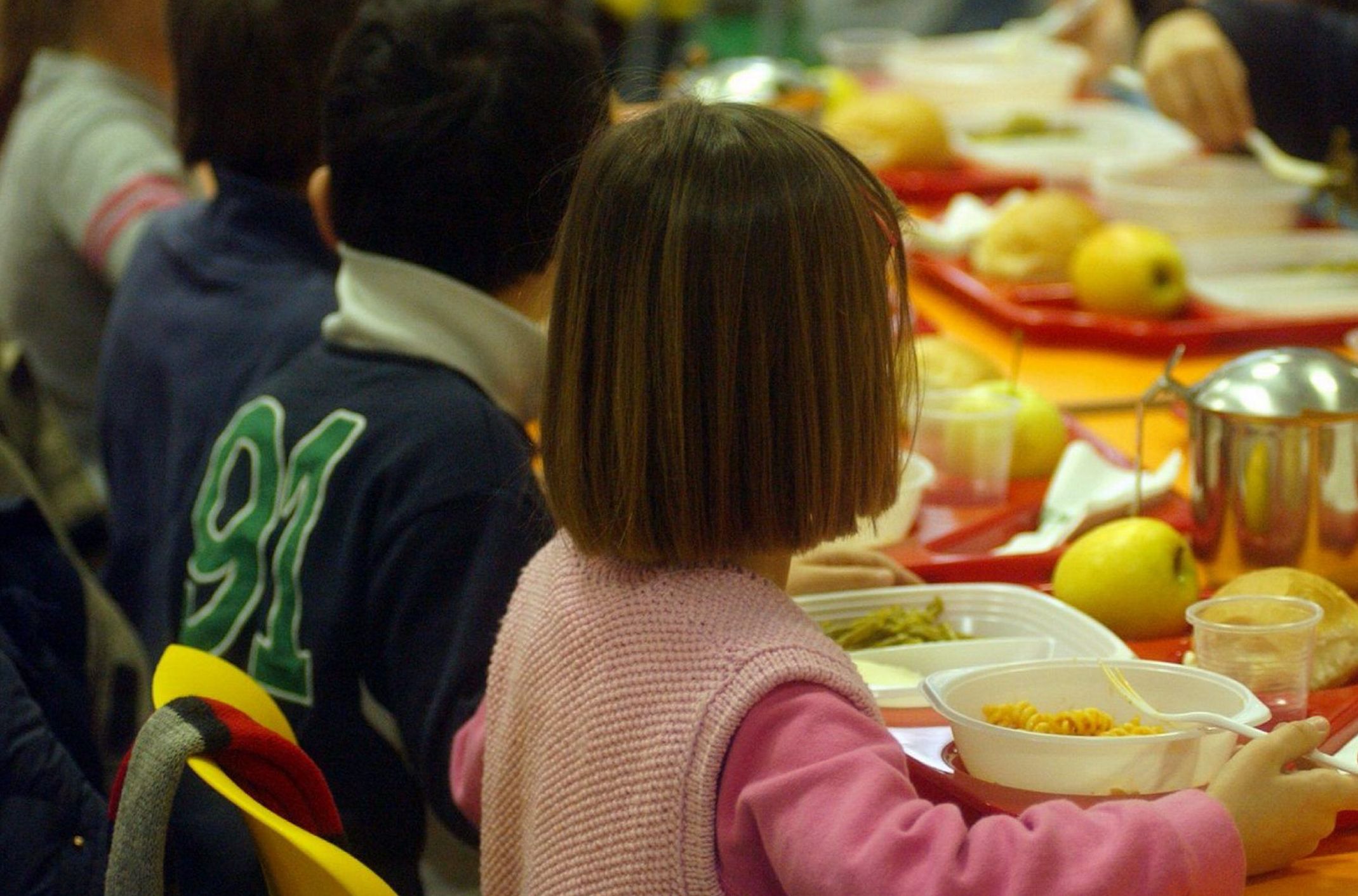 Il Comune istituisce una tassa per la refezione scolastica (che ancora non c’è)