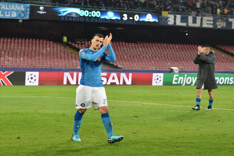 L’annuncio del Napoli: Chiriches rinnova fino al 2022