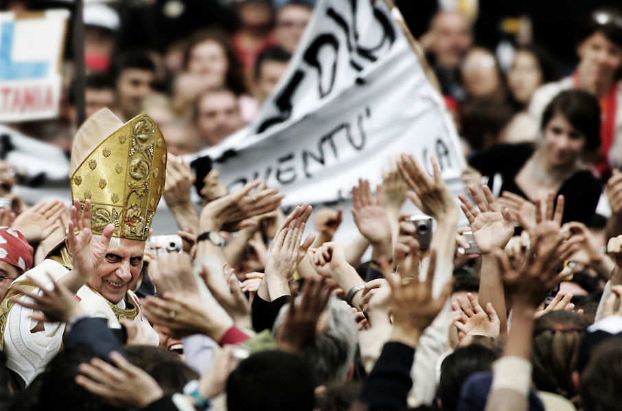 «Fotografai il primo sorriso di Ratzinger, appeso a un obelisco e sotto falso nome»