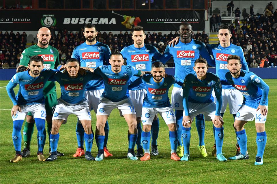 La vittoria che chiude il 2017 dei paradossi: il Napoli, il mercato, la Juventus e il Var