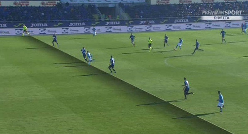 La moviola della Gazzetta «Mertens-gol, non c’entra il Var: per pochi centimetri decide l’assistente» La moviola della Gazzetta «Mertens-gol, non c’entra il Var: per pochi centimetri decide l’assistente»