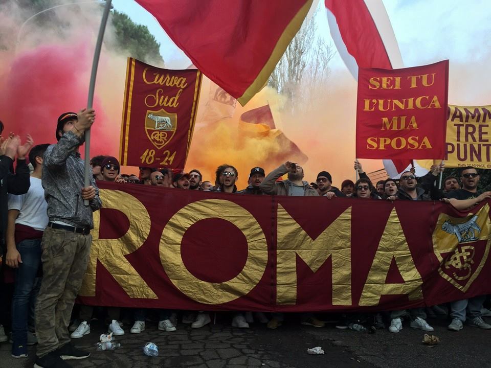 Roma-Napoli: si comincia con “OdioNapoli” e “Lavali col fuoco”