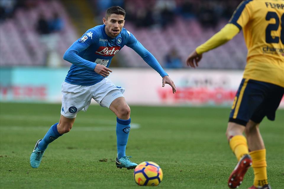 Jorginho chiave della trattativa Sarri: andrebbe al Chelsea e non al City