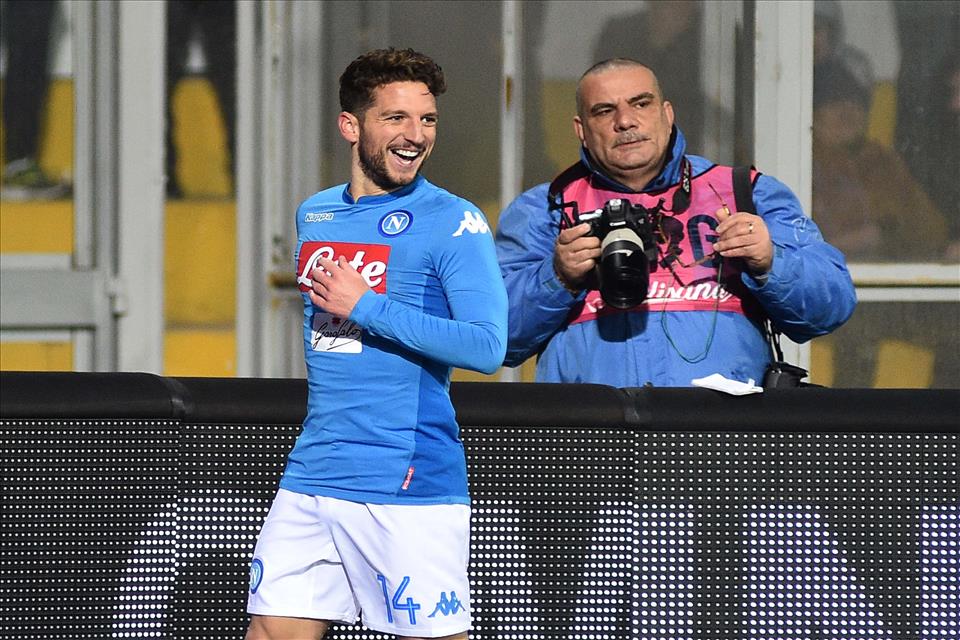 Mertens, c’è ottimismo sulle sue condizioni: dovrebbe esserci per Napoli-Lazio