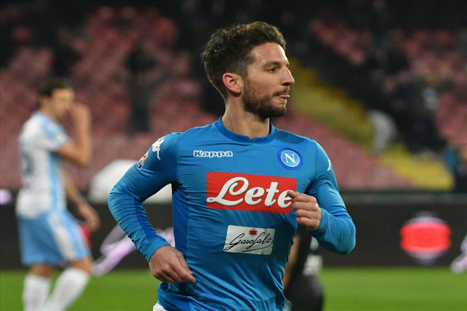 Il gol di Mertens in Napoli-Lazio: dieci secondi che si dilatano, e allargano la vita