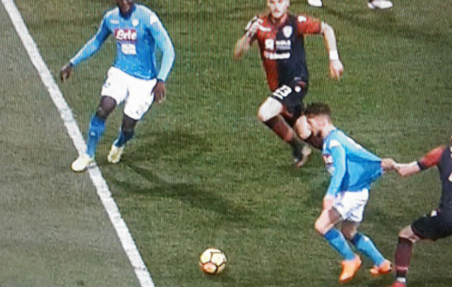 Gazzetta: «Rigore non concesso a Mertens, mancato utilizzo del Var»