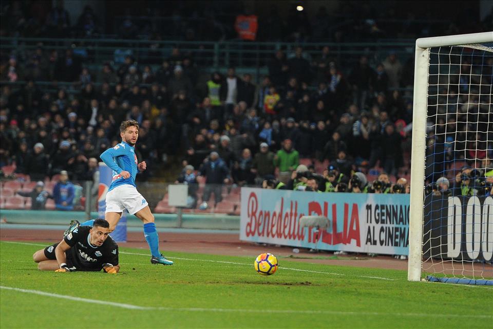 L’imprevedibile bellezza del Napoli risolve la suspense “da cinema” del calcio