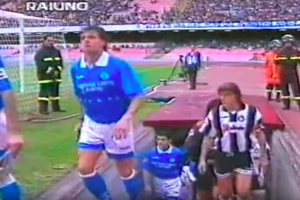 Mi hanno chiamato Diego e mi portarono bendato al San Paolo item-thumbnail