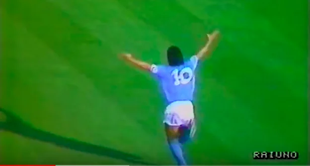 rendere omaggio a Maradona