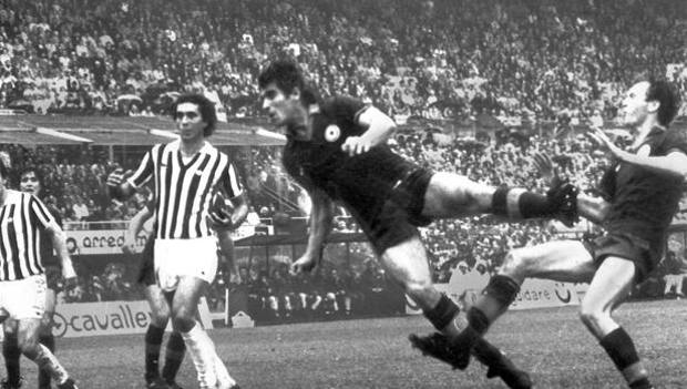 Da Juventus-Napoli (1975) a Milan-Inter (2011), antologia delle sfide-scudetto Da Juventus-Napoli (1975) a Milan-Inter (2011), antologia delle sfide-scudetto