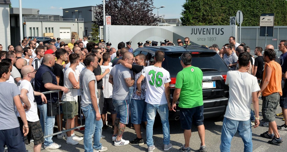 Mediaset: Vinovo, cori ultras per la Juventus (“Tirate fuori i coglioni”); chiesto un confronto con Allegri