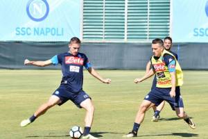 Juventus-Napoli, i convocati di Sarri: non ci sono novità, tutta la rosa a Torino item-thumbnail