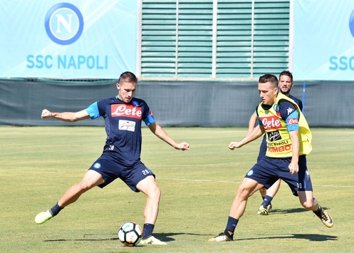 Juventus-Napoli, i convocati di Sarri: non ci sono novità, tutta la rosa a Torino Juventus-Napoli, i convocati di Sarri: non ci sono novità, tutta la rosa a Torino