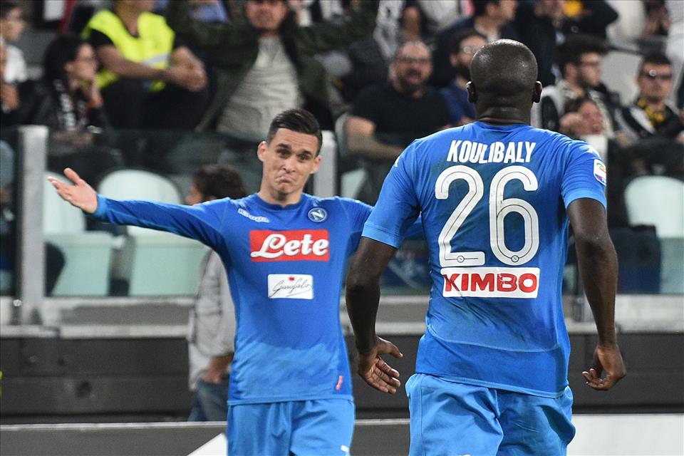Il Napoli consapevolmente grande è Callejon che (quasi) non esulta dopo il gol Il Napoli consapevolmente grande è Callejon che (quasi) non esulta dopo il gol