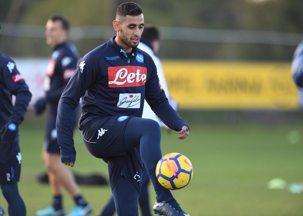 Napoli, doppia seduta di allenamento; Ghoulam lavora col pallone