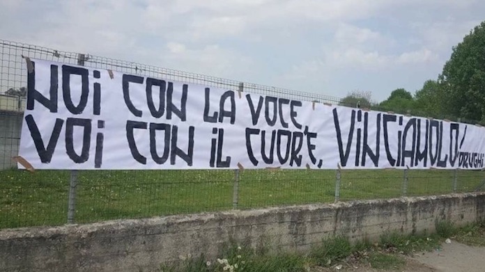 Striscione dei tifosi a Vinovo, Inter-Juventus senza tre calciatori per Allegri