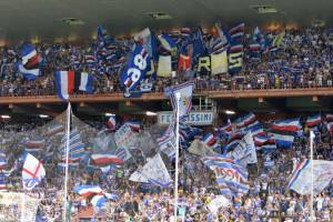 Il Napoli a Genova dopo i cori razzisti di maggio, il Secolo XIX scrive: «Serata di lutto, ci sarà correttezza» item-thumbnail