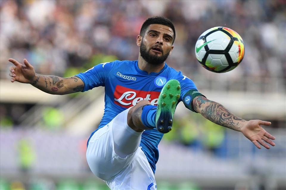 Napoli, non è finita. Nel frattempo evitiamo class action e tricolori Napoli, non è finita. Nel frattempo evitiamo class action e tricolori