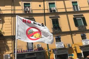 Caos al Vomero, i residenti contro i box in piazza degli Artisti item-thumbnail