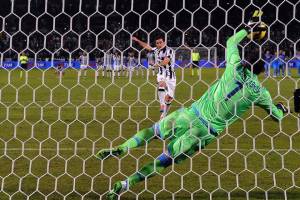 L’addio di Rafael, simbolo dell’ultimo trofeo del Napoli item-thumbnail
