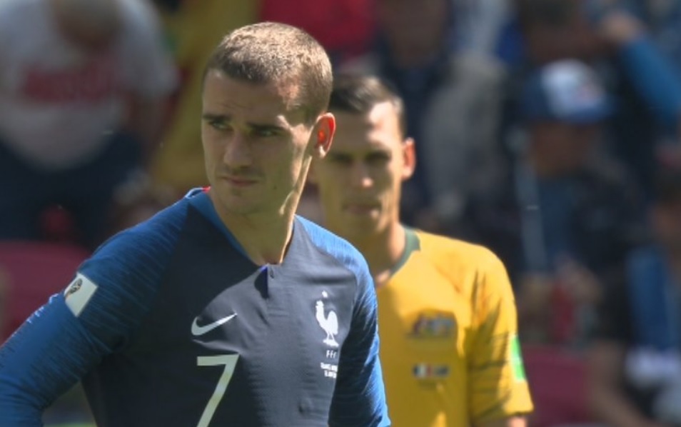 La giovane Francia batte per 2-1 una buona Australia (e dice grazie alla tecnologia)