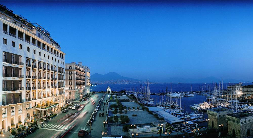 Lunedì raduno del Napoli all’Hotel Vesuvio: visite mediche e partenza per Dimaro