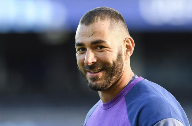 Guardare giocare Benzema è come sfogliare il manuale del calcio