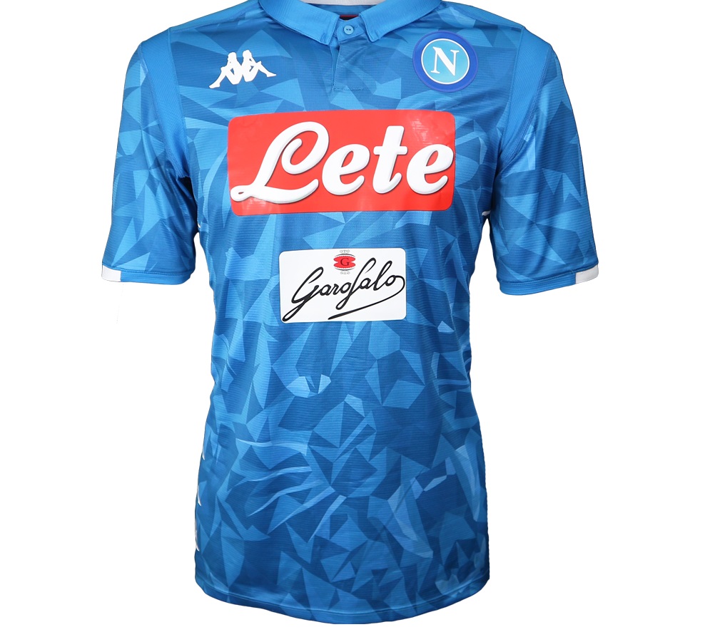 Tweet del Napoli sul sold out di Amazon, esaurite le maglie ufficiali (non le repliche)