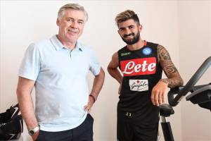 FOTOGALLERY – Il raduno del Napoli di Ancelotti all’Hotel Vesuvio item-thumbnail