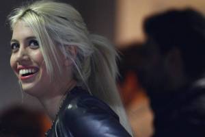 Un mese di Inter senza Icardi. A Wanda Nara il premio Socrate: «Parlerò sempre» item-thumbnail