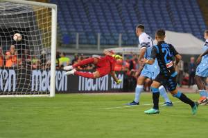 Lazio-Napoli 1-2, vittoria meritata all’esordio: segnano Milik e Insigne item-thumbnail