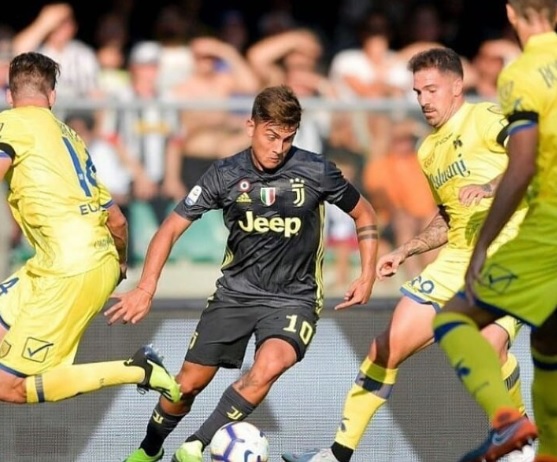 Chievo-Juventus 2-3, Allegri di rimonta: vittoria nel recupero grazie a Bernardeschi