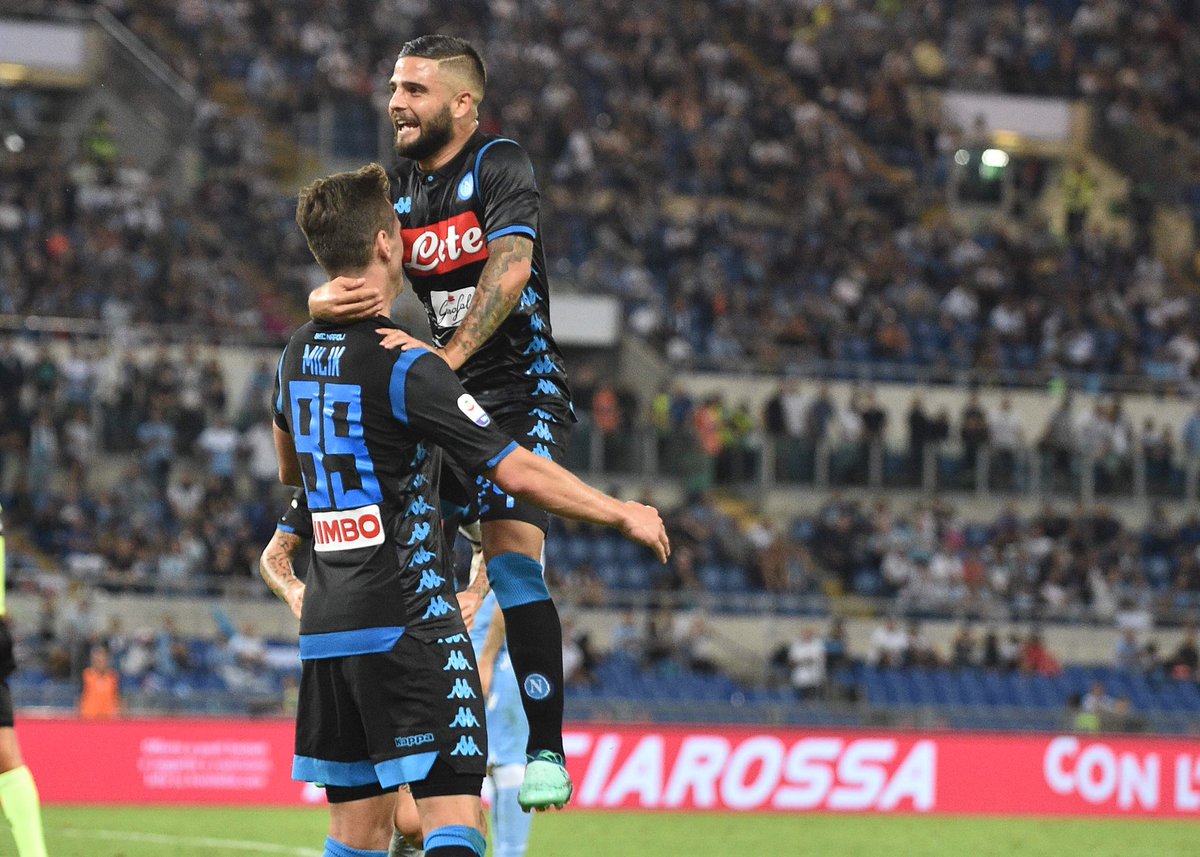 Il Napoli di Ancelotti batte la Lazio e l’isteria collettiva della città