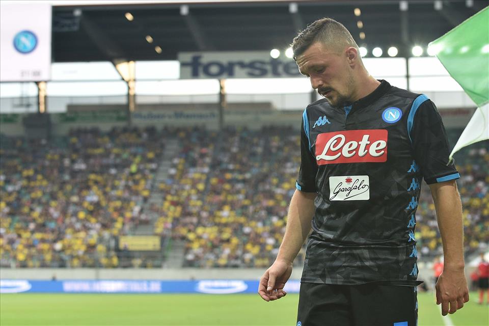 Giuffredi: «Mario Rui ha solo un affaticamento al polpaccio, vedremo il Napoli per il rinnovo di Hysaj» Giuffredi: «Mario Rui ha solo un affaticamento al polpaccio, vedremo il Napoli per il rinnovo di Hysaj»