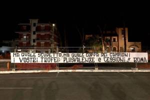 A Roma è già contestazione: «I vostri trofei plusvalenze e cessioni» item-thumbnail