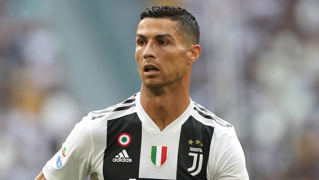 Juventus-Sassuolo 2-1, doppietta di Ronaldo. Douglas Costa espulso dopo sputo