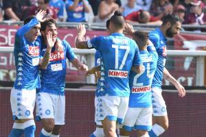 A Torino nasce ufficialmente il Napoli di Ancelotti. Addio rosa corta, si vince con tutti item-thumbnail
