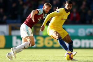 Sarri continua la corsa (Burnley-Chelsea 0-4), l’Arsenal si ferma in casa del Crystal Palace (2-2) item-thumbnail