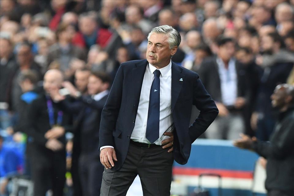 So Foot: «Psg-Napoli ci ha ricordato quanto siamo stati fortunati ad avere Ancelotti in Francia» So Foot: «Psg-Napoli ci ha ricordato quanto siamo stati fortunati ad avere Ancelotti in Francia»