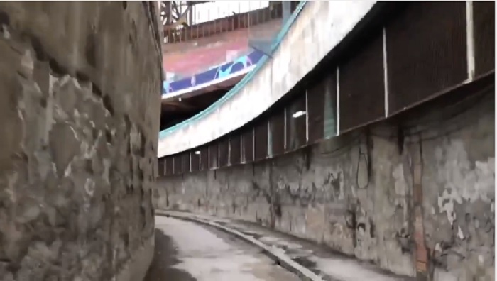 VIDEO – La giornalista inglese al San Paolo: «Lo stadio peggiore che abbia mai visto»