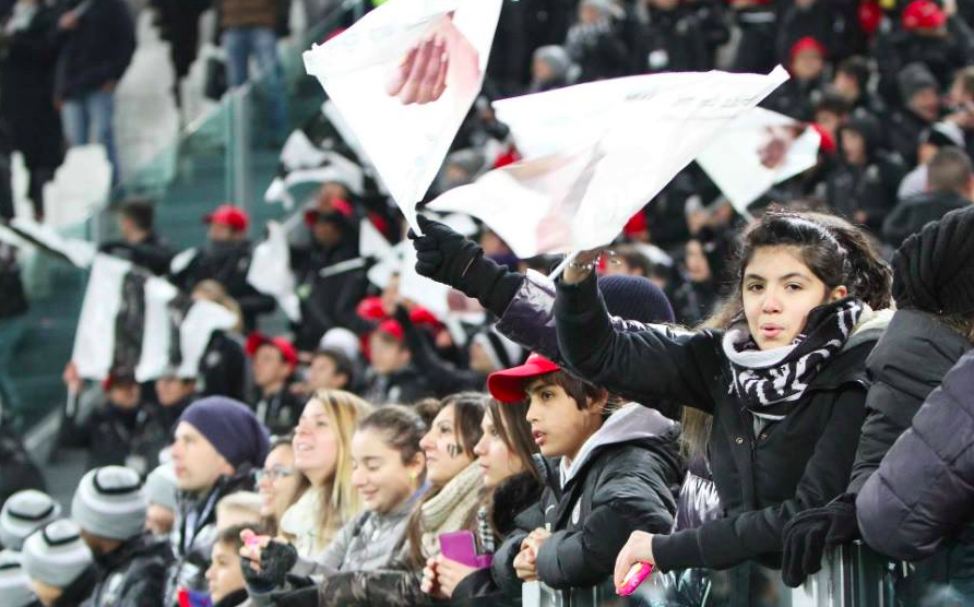 La tv amplifica la festa dei bambini in casa Juventus. Qualcuno ricorda il razzismo? La tv amplifica la festa dei bambini in casa Juventus. Qualcuno ricorda il razzismo?