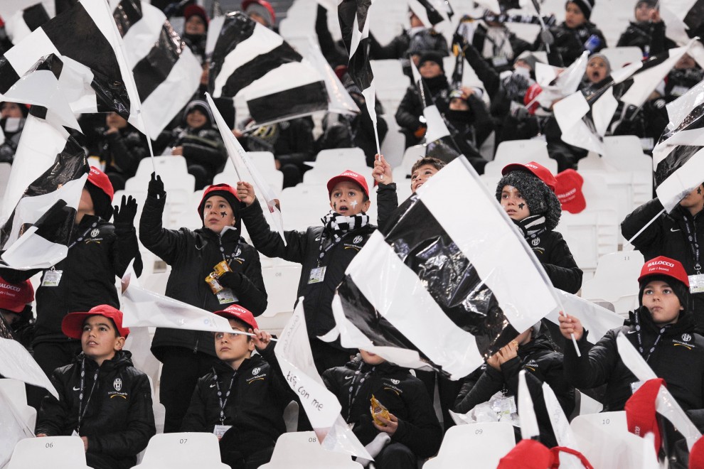 La Curva della Juventus rimanga chiusa, non copriamo il razzismo con i bambini