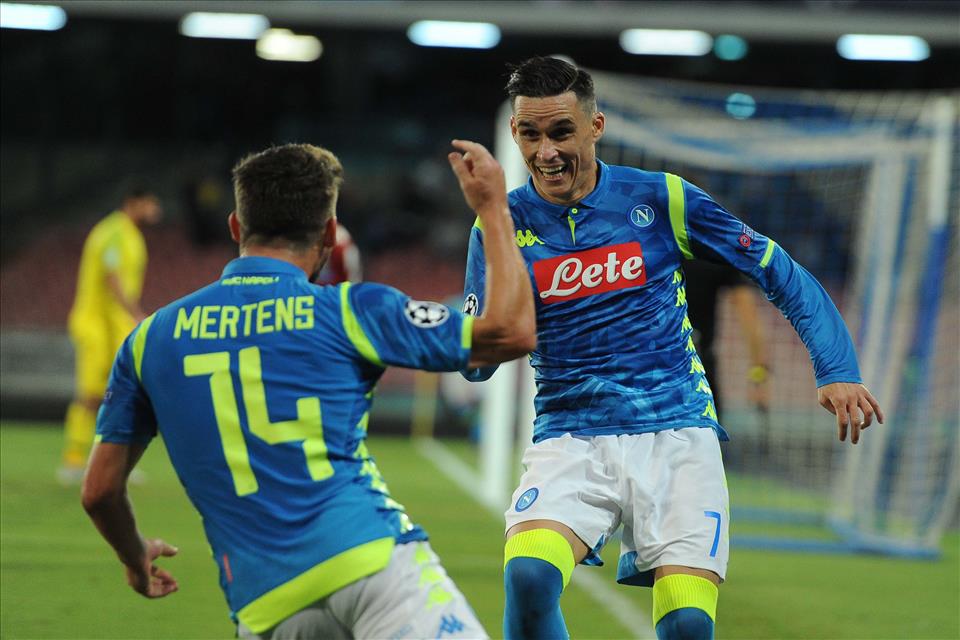 Callejon e Mertens: controtendenza Napoli, dove i calciatori desiderano rimanere Callejon e Mertens: controtendenza Napoli, dove i calciatori desiderano rimanere
