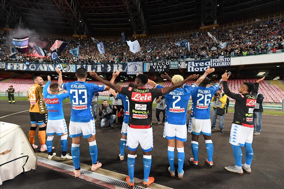 Corsera: sui social rapporto diretto tra calciatori del Napoli e ultrà