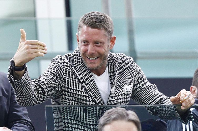 Lapo Elkann: «Amo Napoli. Dietro al letto ho un dipinto che raffigura il Golfo e il Vesuvio».