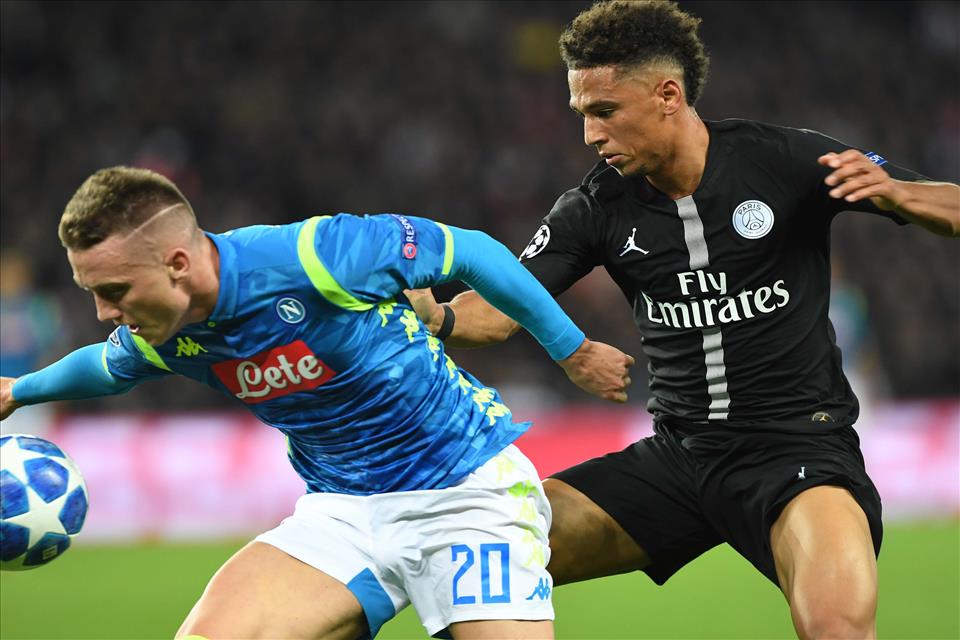Lo spettacolo del Napoli a Parigi Lo spettacolo del Napoli a Parigi