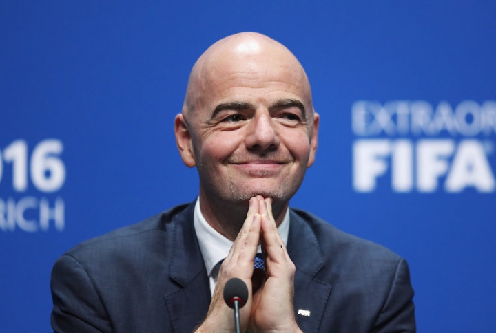 Un miliardario a capo della Federcalcio africana, “scelto” da Infantino. Ed è polemica