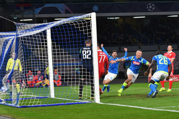 Hamsik rompe il tabù: primo gol del Napoli su palla inattiva Hamsik rompe il tabù: primo gol del Napoli su palla inattiva