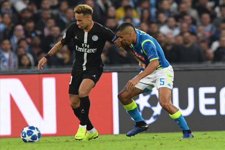 L’Equipe: “Neymar non è stato risparmiato dal Napoli”